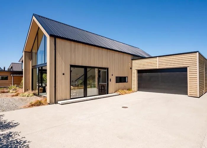 Coco By Sotheby's Luxury Homes * Wanaka