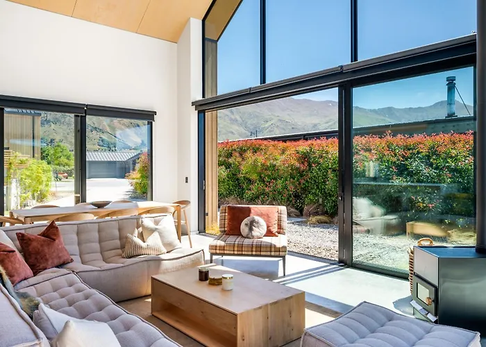 Coco By Sotheby's Luxury Homes * Wanaka